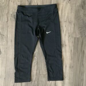 Nike Dri-fit capri leggings